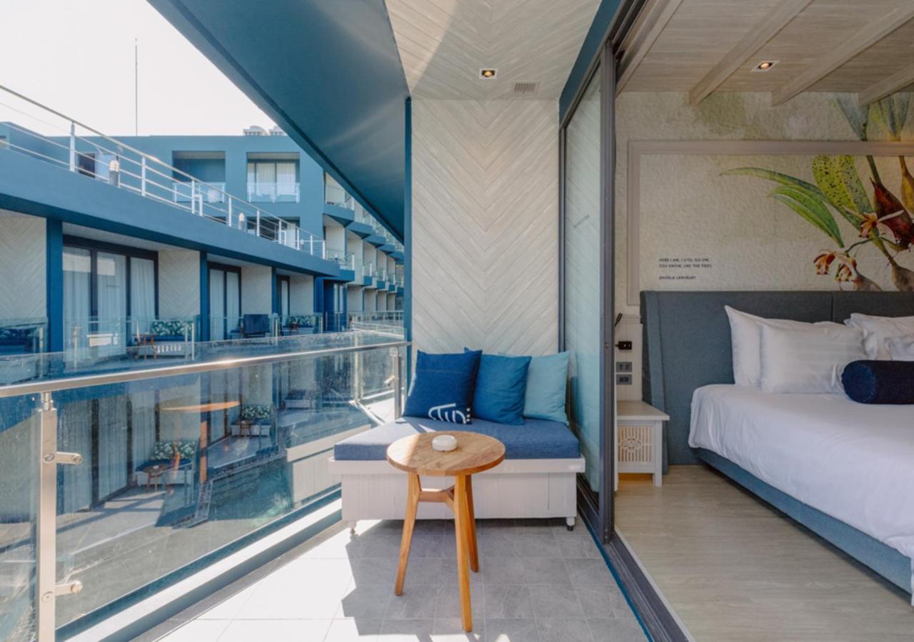 Tide Beachfront Hotel