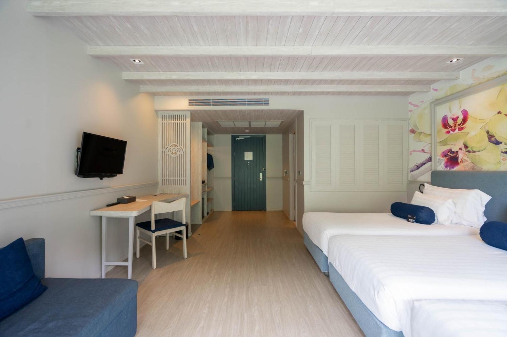 Hotel Tide Beachfront Phuket