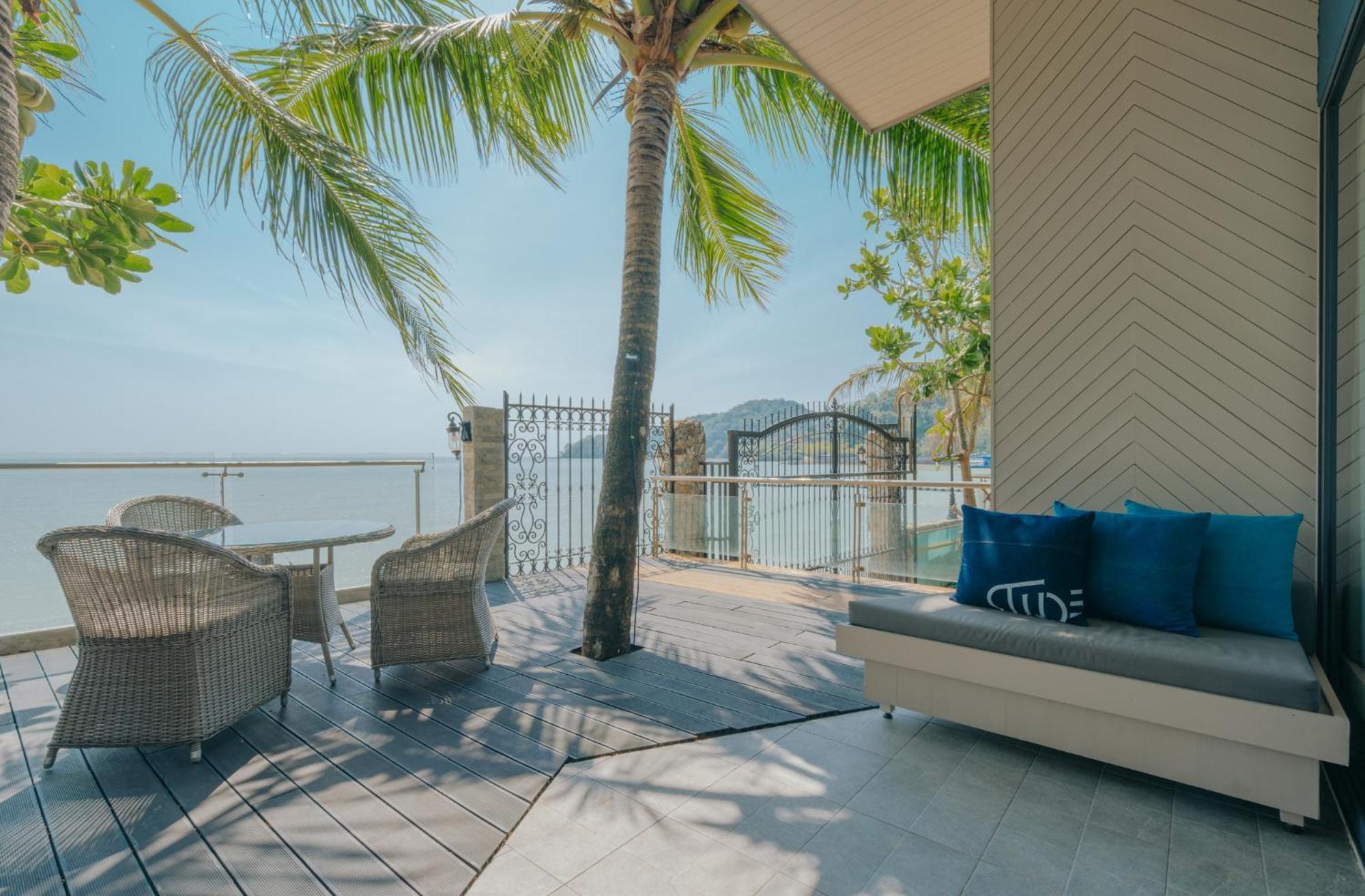 Tide Beachfront Hotel 5*