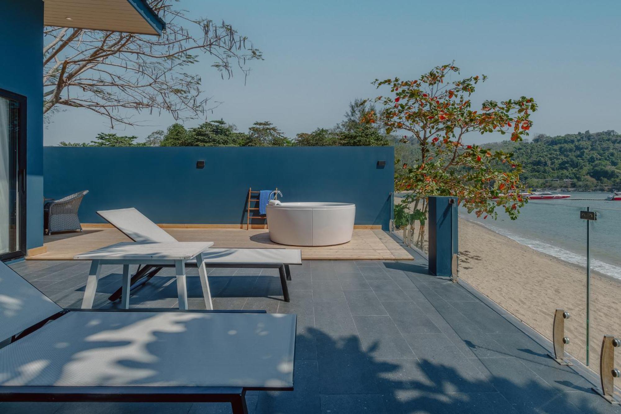 Tide Beachfront 5* Phuket