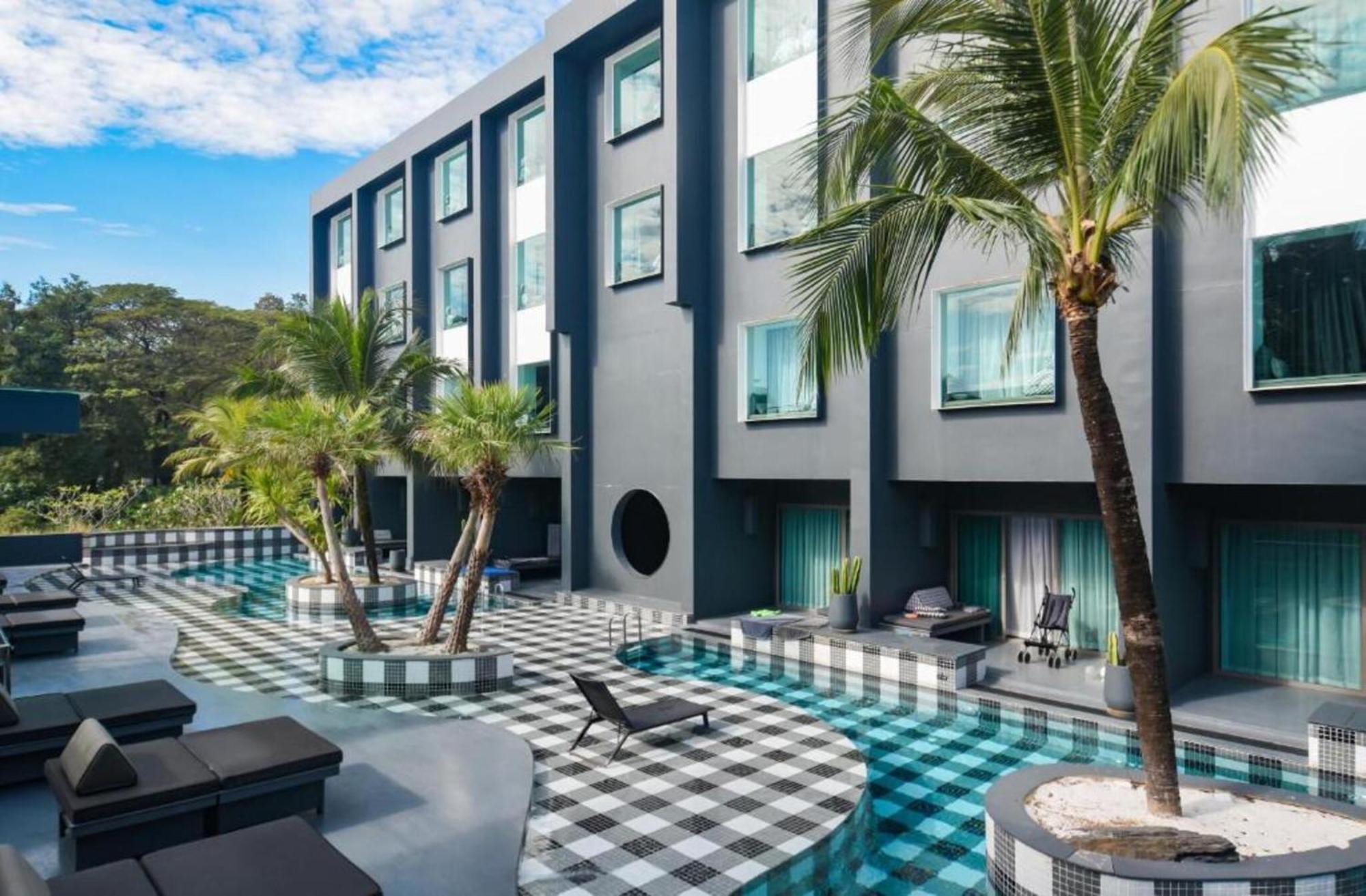 Tide Beachfront 5*