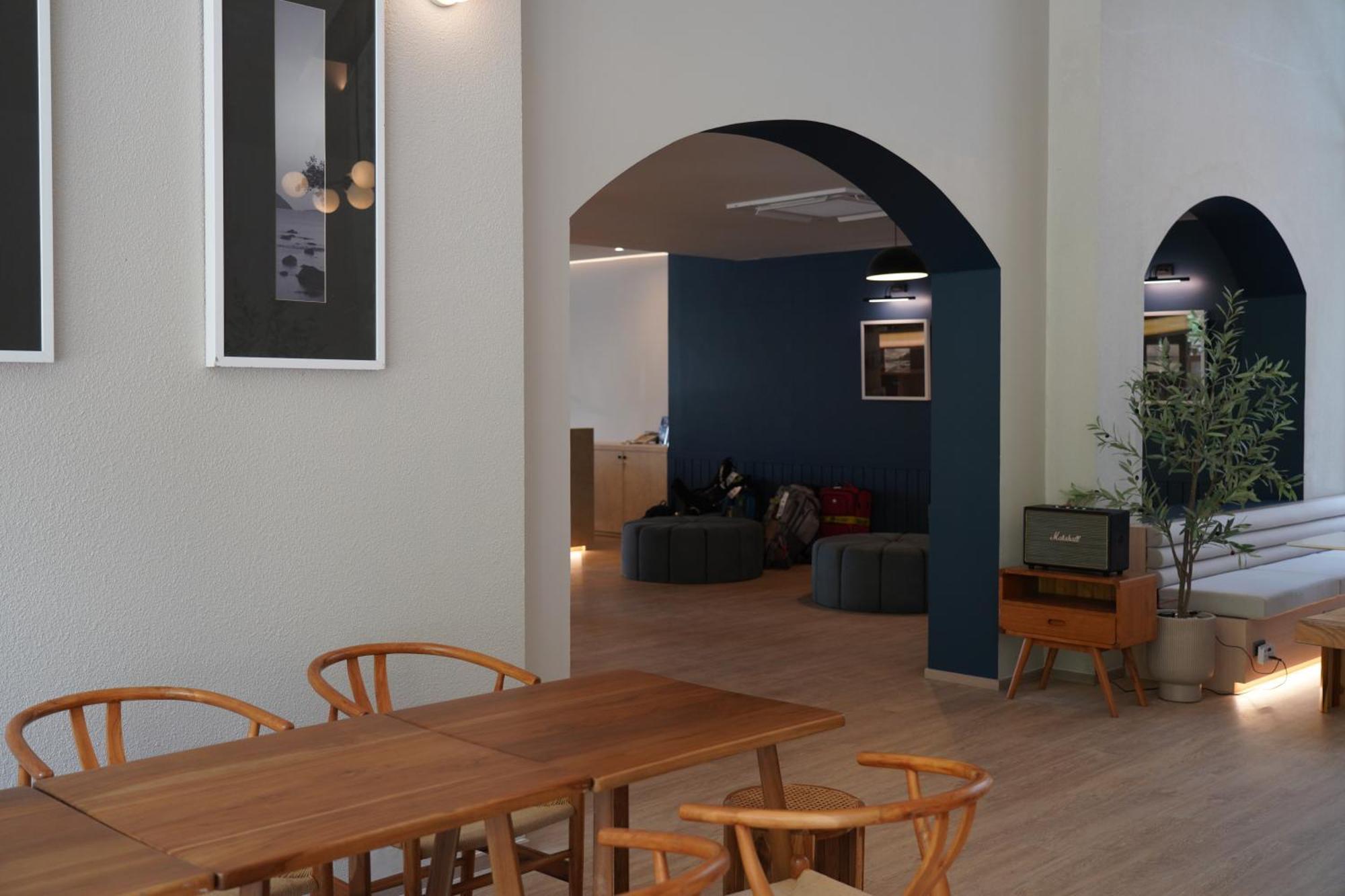 Tide Beachfront Hotel 5*