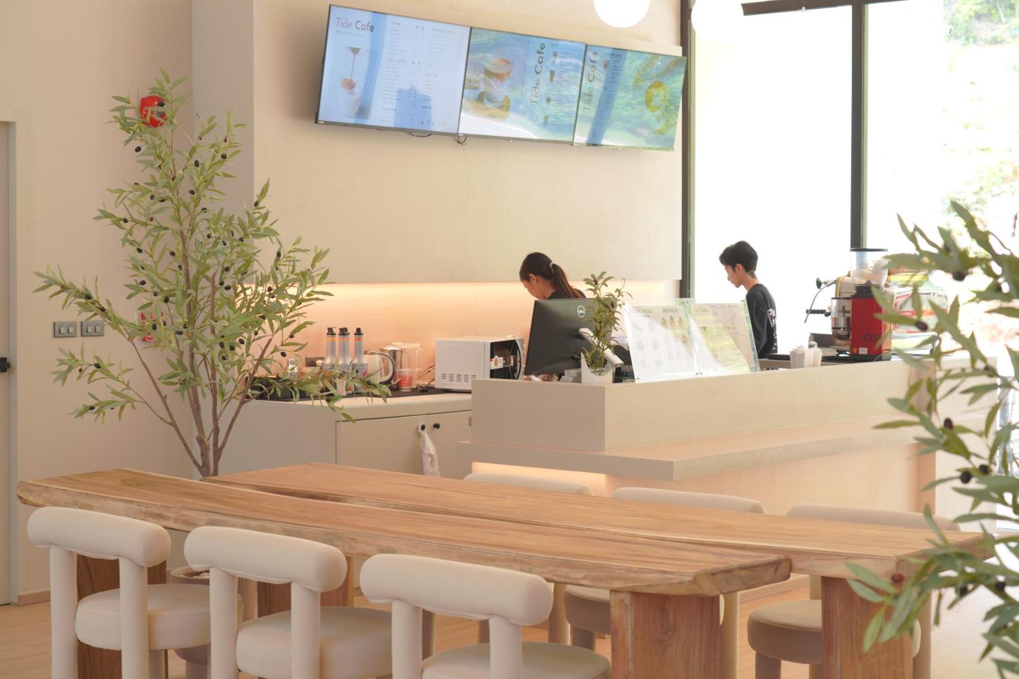Hotel Tide Beachfront Phuket